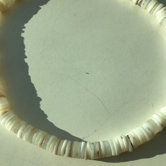 White Shell Disc Necklace - Picture 2 of 2